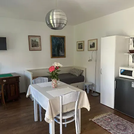 U Jezirka Apartament *